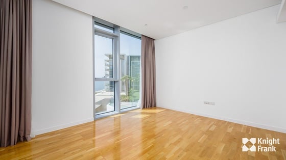 Available Now | Sea View | Corner Unit, picture 9