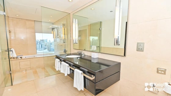 Serviced 2 Bed-ensuite | Partial Marina View, picture 18