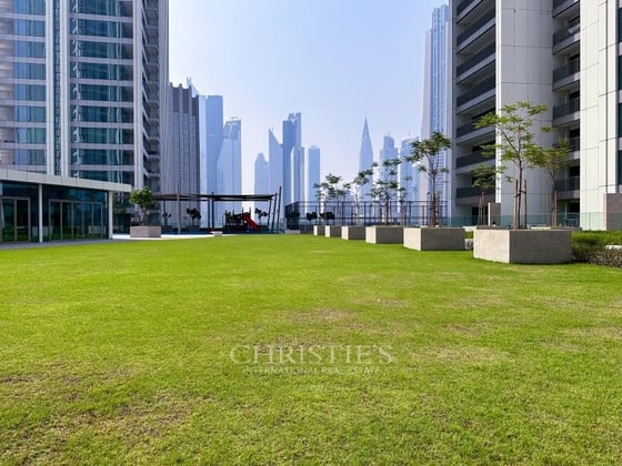 Burj Khalifa view|Corner Unit|Vacant|Brand new, picture 10