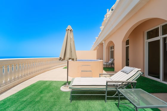 Exceptional 4BR Luxury with Palm and Sea View, picture 1