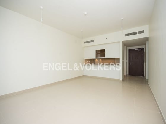 Pool &amp; Park View | Higher-Floor | Rented, picture 8