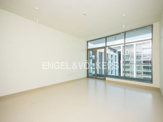 Pool &amp; Park View | Higher-Floor | Rented, picture 3