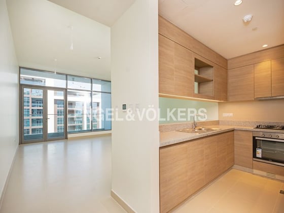 Pool &amp; Park View | Higher-Floor | Rented, picture 6