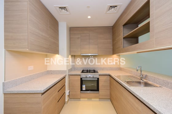 Boulevard View | Mid Floor | Rented Unit, picture 1