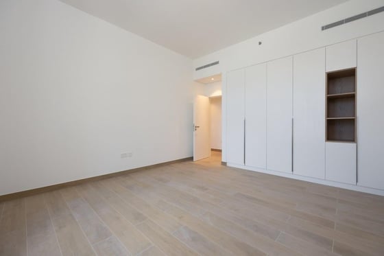 Spacious | Vacant | Full Sea View, picture 8