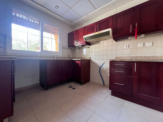 Single Row Unit | Close to the Pool and Playground, picture 9