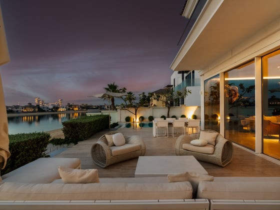 Priced To Sell |Exclusive Upgraded Beachfront Villa, picture 17