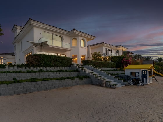 Priced To Sell |Exclusive Upgraded Beachfront Villa, picture 19