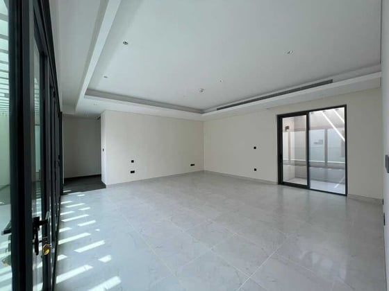 Luxurious | Contemporary | Negotiable Price, picture 2