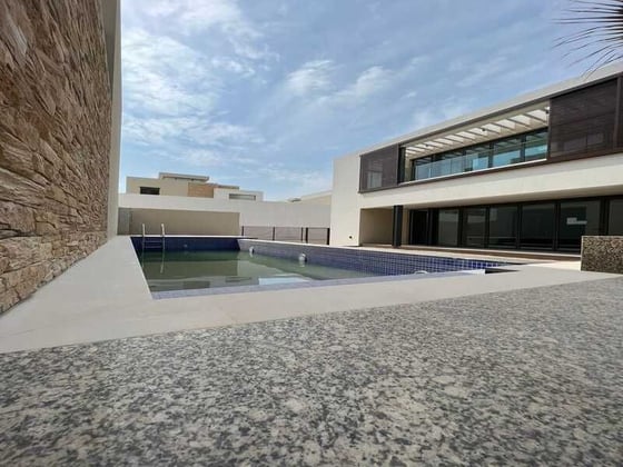 Luxurious | Contemporary | Negotiable Price, picture 9