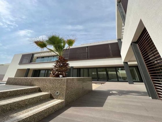 Luxurious | Contemporary | Negotiable Price, picture 8