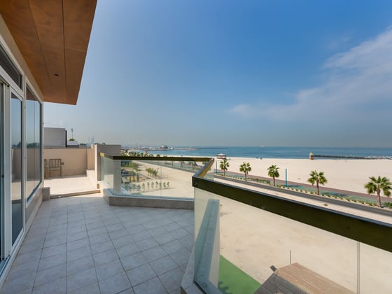 Jumeirah Beach front villa – GCC Only, picture 1
