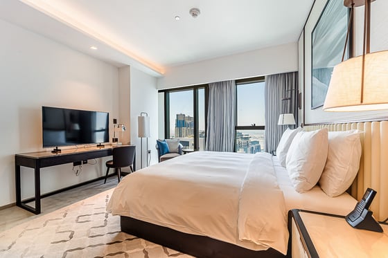 Corner Unit | Full Water and Burj Khalifa View, picture 7