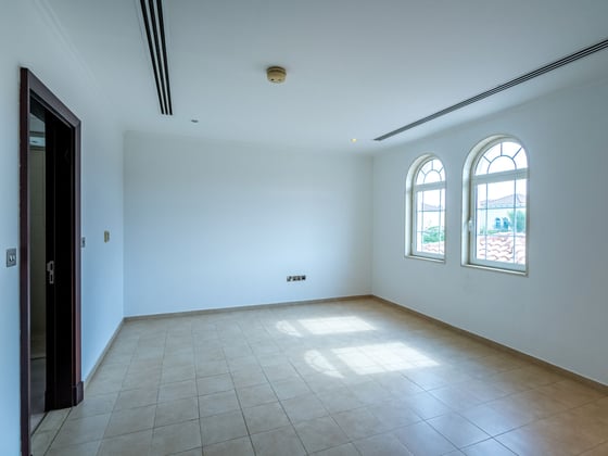 Jumeirah Park Villa Luxury with Pool and Garden, picture 11