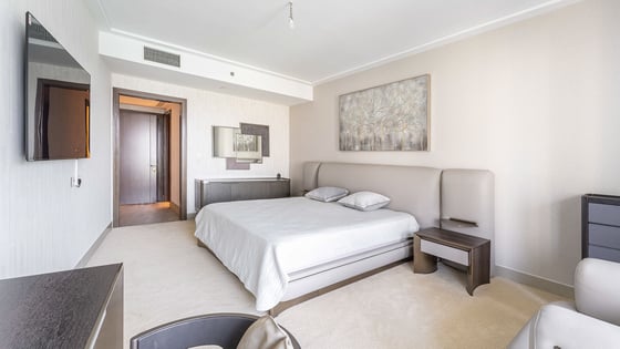 Spacious apartment in Downtown with Burj Khalifa view, picture 7