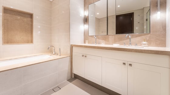 Spacious apartment in Downtown with Burj Khalifa view, picture 11