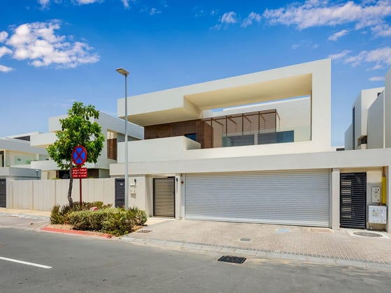 Video tour for Charming Five-Bedroom Villa on Yas Island