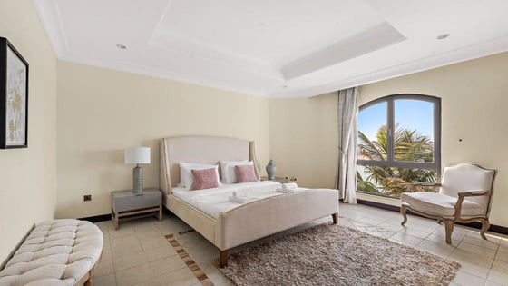 Luxurious villa in Palm Jumeirah with beachfront view, picture 8