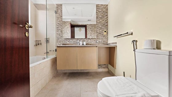 Luxurious villa in Palm Jumeirah with beachfront view, picture 14