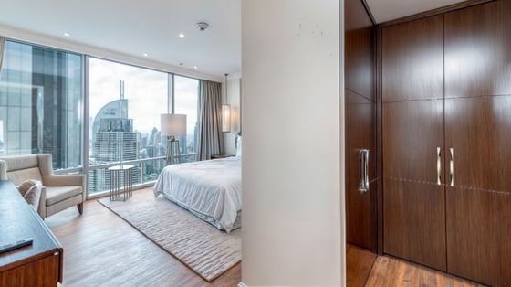 High floor apartment in Downtown with Burj Khalifa view, picture 13