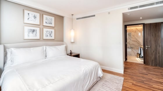 High floor apartment in Downtown with Burj Khalifa view, picture 9