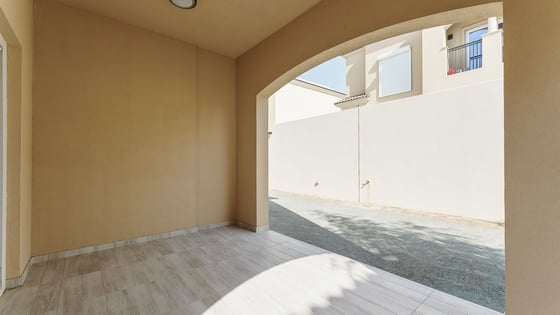 Standalone villa in Dubailand near the community pool, picture 19
