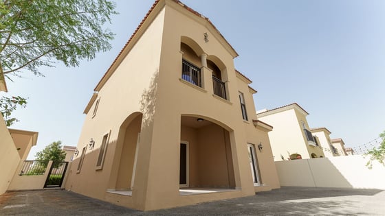 Standalone villa in Dubailand near the community pool, picture 20
