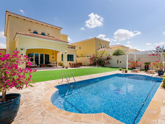 Jumeirah Park Villa Luxury with Pool and Garden, picture 1