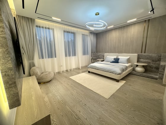 Luxury Mansion I Unbeatable Location I A Must See, picture 13