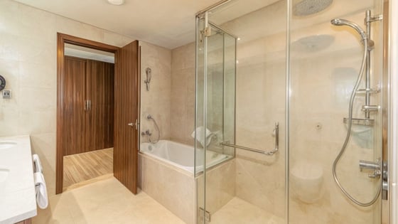 Furnished apartment in Dubai Media City with sea views, picture 12