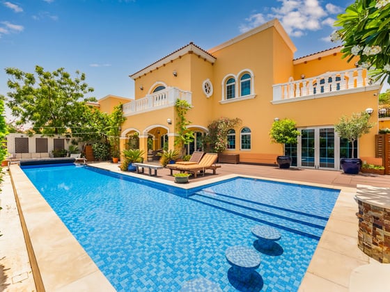 Exclusive Lakefront Villa in Jumeirah Park, picture 2