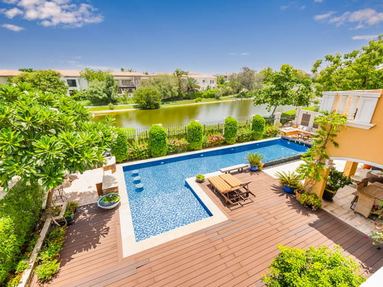 Exclusive Lakefront Villa in Jumeirah Park, picture 14