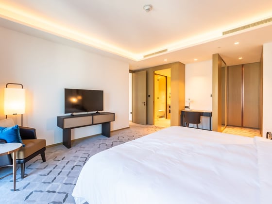 Elegant Three-Bed Dubai Creek Harbour Apartment, picture 14