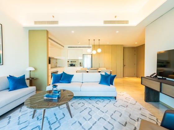 Elegant Three-Bed Dubai Creek Harbour Apartment, picture 2