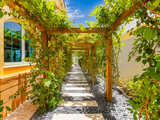 Exclusive Upgraded Lakefront Villa, picture 17