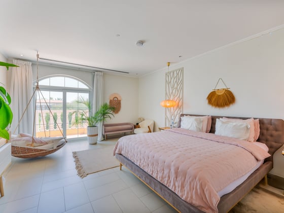 Exclusive Upgraded Lakefront Villa, picture 6