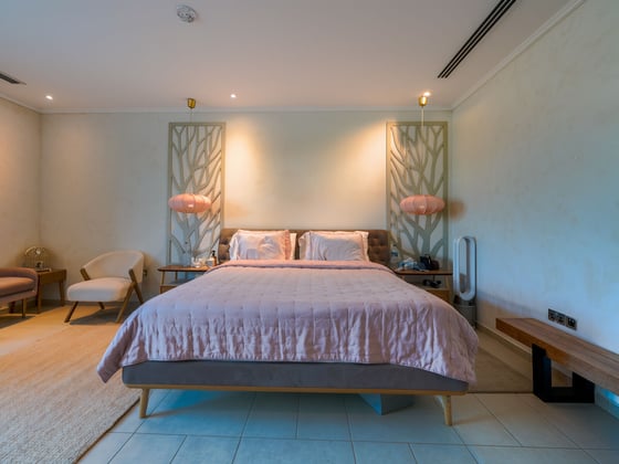 Exclusive Upgraded Lakefront Villa, picture 7