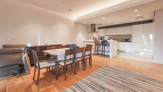 High-end finished apartment in Bluewaters with sea views, picture 3
