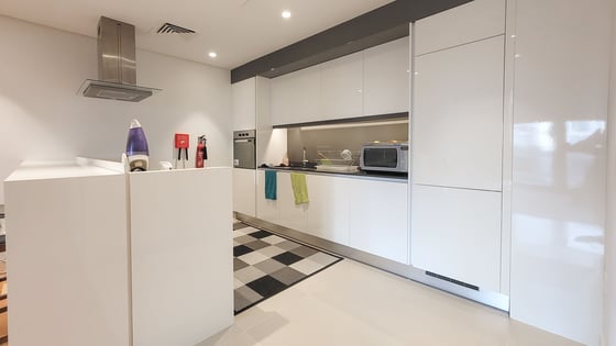 High-end finished apartment in Bluewaters with sea views, picture 6
