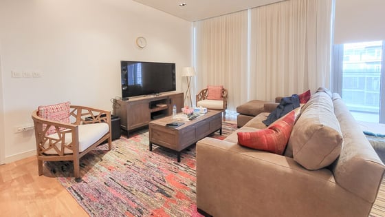 High-end finished apartment in Bluewaters with sea views, picture 2