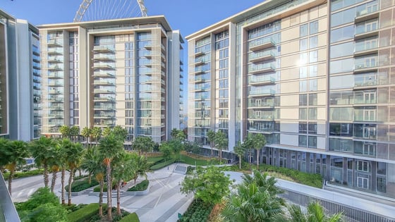 High-end finished apartment in Bluewaters with sea views, picture 12