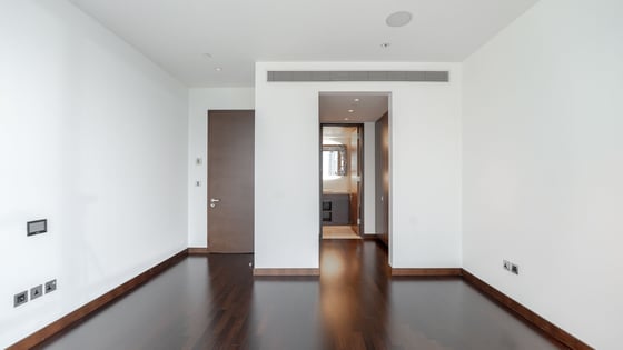 Stunning apartment in Burj Khalifa with spacious layout, picture 7