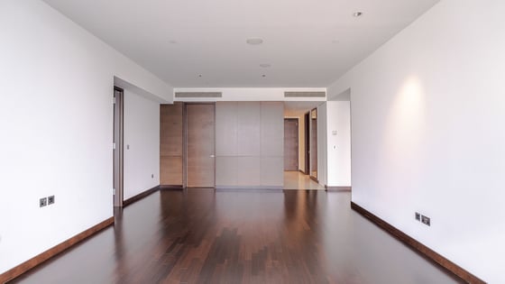 Stunning apartment in Burj Khalifa with spacious layout, picture 2
