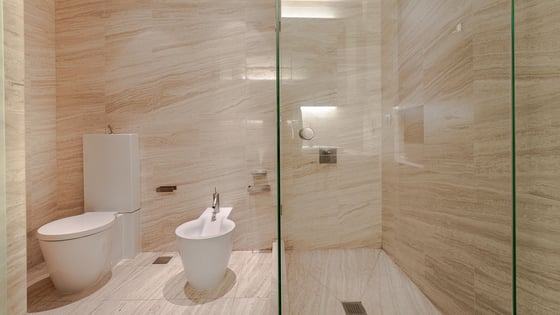 Stunning apartment in Burj Khalifa with spacious layout, picture 14