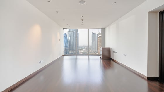 Stunning apartment in Burj Khalifa with spacious layout, picture 1