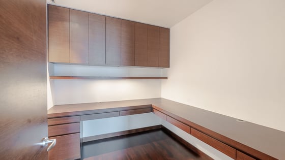 Stunning apartment in Burj Khalifa with spacious layout, picture 20