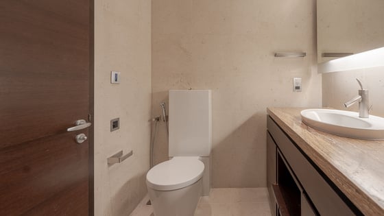 Stunning apartment in Burj Khalifa with spacious layout, picture 15