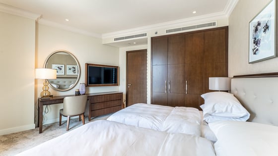 Best apartment in Downtown with scenic Burj Khalifa view, picture 10
