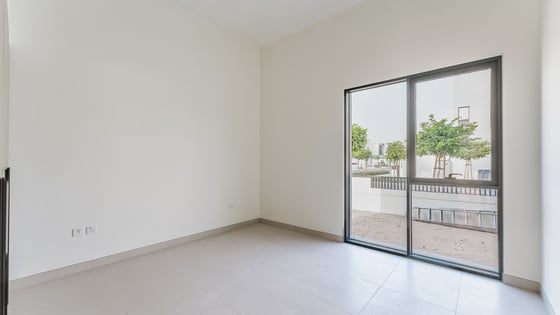 Brand new villa in Al Furjan with spacious layout, picture 12
