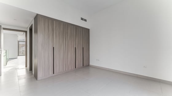 Brand new villa in Al Furjan with spacious layout, picture 17